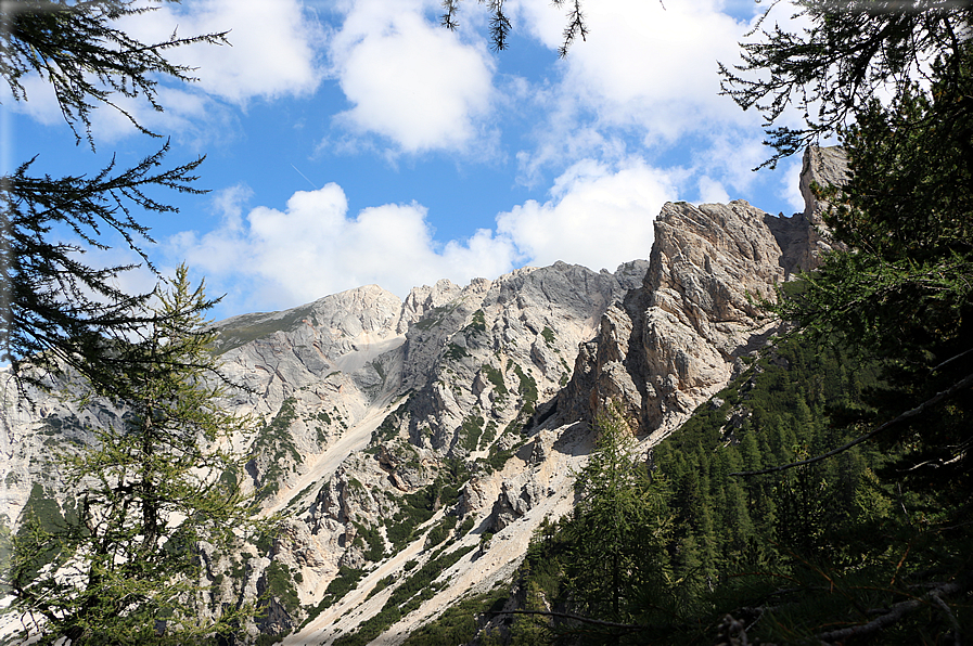 foto Dal lago di Braies alla Croda del Becco